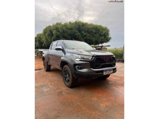 TOYOTA HILUX 2.8 D-4D TURBO DIESEL CD SRX 4X4 AUTOMÁTICO TOYOTA HILUX 2.8 D-4D TURBO DIESEL CD SRX 4X4 AUTOMÁTICO
